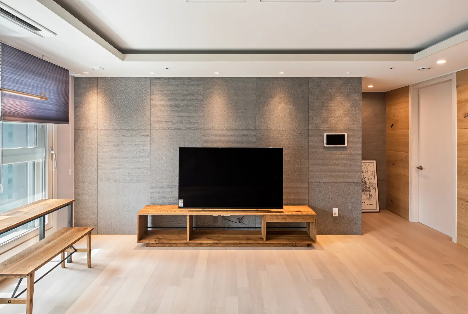 부산 리모델링 업체 참고 사례 — 전주 금호청솔아파트, 그레이 석재 패턴 TV 벽